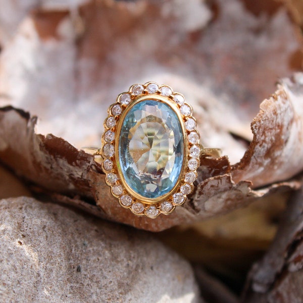 Vintage aquamarine and diamond cluster ring, 18ct gold, UK size L/US size 5.75