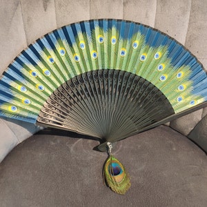 Antique Peacock Folding Fan/Elegant Lady Folding Fan/Silk Silk Fan/Faux Peacock Feather Pendant/Gift for Girlfriend/Gift for Mother