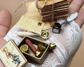 1:12 Dollhouse miniature mini simulation DIY seal wax model/mini scrapbook envelope feather pen/blythebjdob11gsc toy accessories/desktop toy