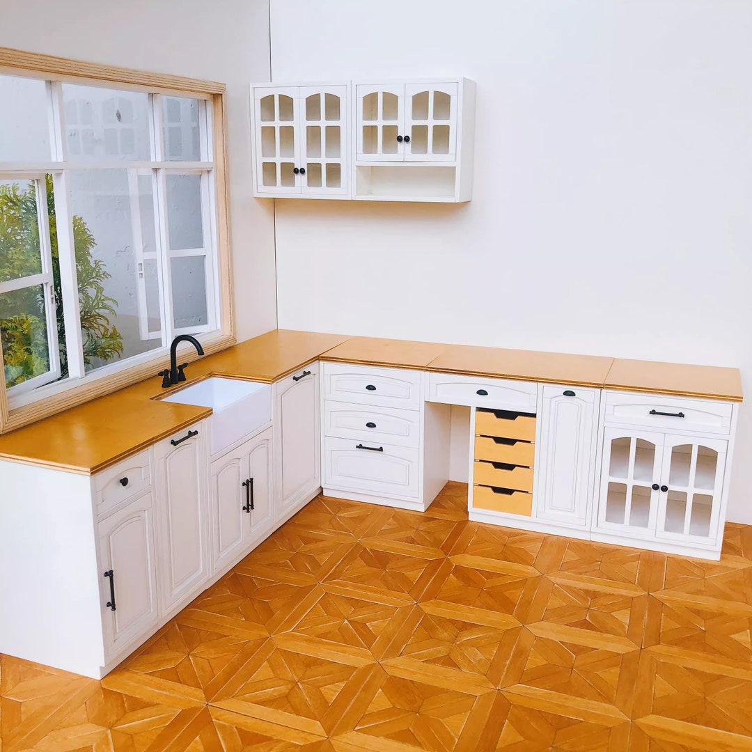 MOUNTTU Cuisine Miniature En Bois Pour Maison De Poupée - Échelle 1/12 Avec Armoire Et Poêle - Meubles Réalistes Pour Jeu Imaginatif