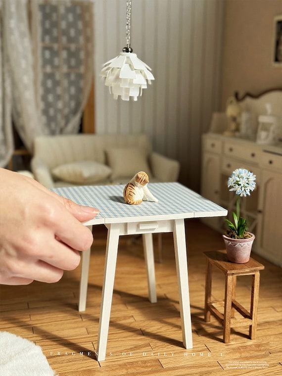 Fleurs miniatures pour maison de poupée à l'échelle 1:6 en