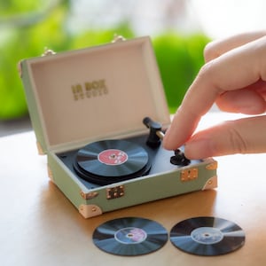 1:6 Dollhouse miniature mini simulation Microfilm Vintage Phonograph/Vinyl record player/bjdob11blythe  decoration accessories/desktop model