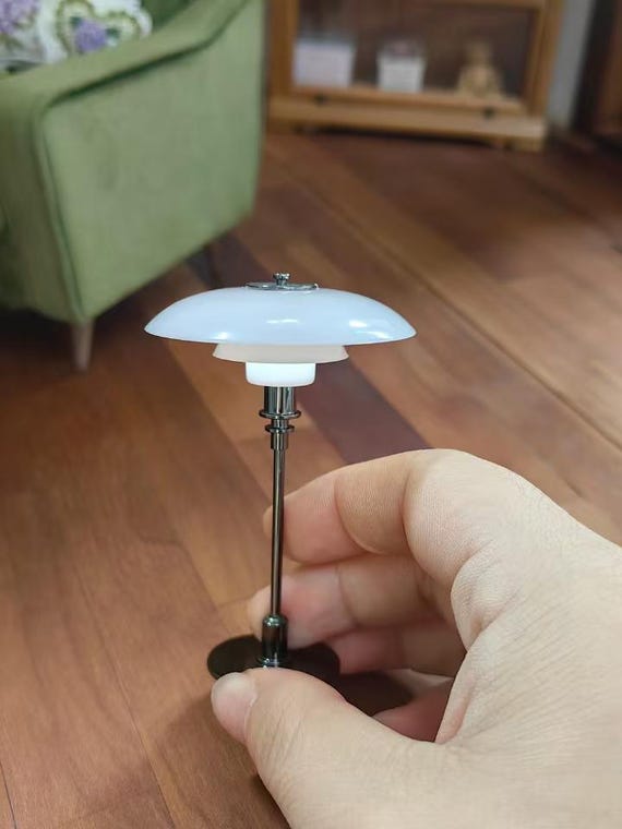 1:6スケール ドールハウス ミニチュア テーブルランプ 照明付きモデル
