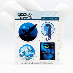 AVATAR Set mit 4 Acryl (Planar Resin) Verzierungen für Disney-Themen Basteln, Karten, Accessoires, Geschenke & Dekor - 41093