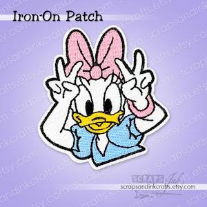 SILLY FACE DAISY Embroidered Iron-On Patch for Crafts, Hats, Clothing, Backpacks, Jackets, Bags, Gifts, Décor- 70432