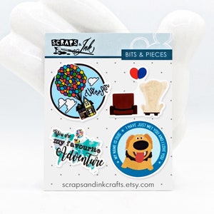 BEST ADVENTURE #2 Lot de 4 embellissements en acrylique imprimés pour travaux manuels sur le thème de Disney, albums de coupures, cartes, accessoires, cadeaux et décoration - 41022