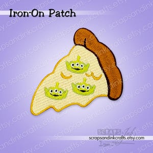 ALIEN PIZZA *Loungefly Officiellt Licensierad Broderad Stryklapp för Kläder, Ryggsäckar, Hattar, Jackor, Hantverk, Fest/Hemdekoration - 70591