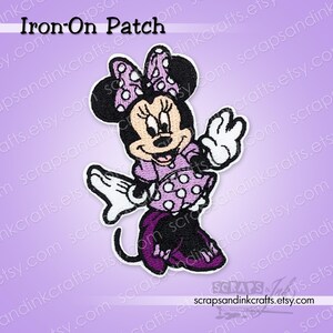 Toppa ricamata termoadesiva di Minnie in abito viola per lavori artigianali, cappelli, abbigliamento, zaini, giacche, borse, regali, decorazioni - 70407