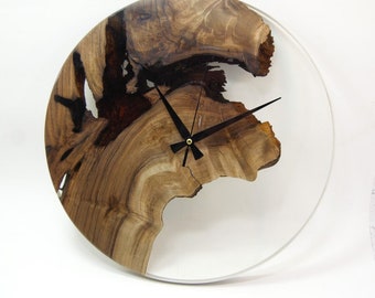 Orologio in legno di noce e resina epossidica trasparente, arte da parete minimale in legno, arredamento unico per la casa, orologio da parete rustico per soggiorno, regalo di coppia per lui o lei