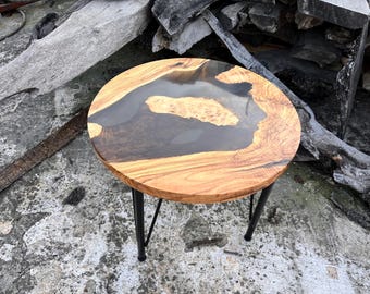 Tavolino laterale in legno d'ulivo affumicato epossidico fatto a mano - Mobili moderni unici