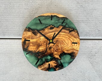 Emerald Green Epoxy Resin Olive Wood Clock: Live Edge Rustic Wall Art