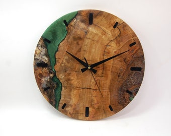 Green Epoxy & Natural Oak Wood Clock, Live Edge Wood Wall Art, Interior Design, Rustic Office Decor, Modern Home and Timeless Mother's Gifts