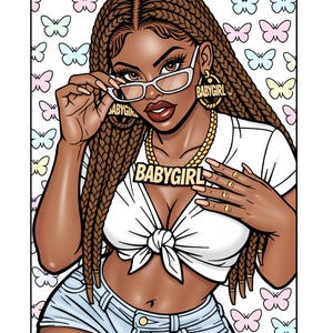 Peut inclure: Illustration d'une femme aux tresses brunes, portant des lunettes, des bijoux en or avec le texte "BABYGIRL" et un haut blanc nou&eacute;. Elle porte &eacute;galement un short en jean. Le fond pr&eacute;sente un motif de papillons pastel.