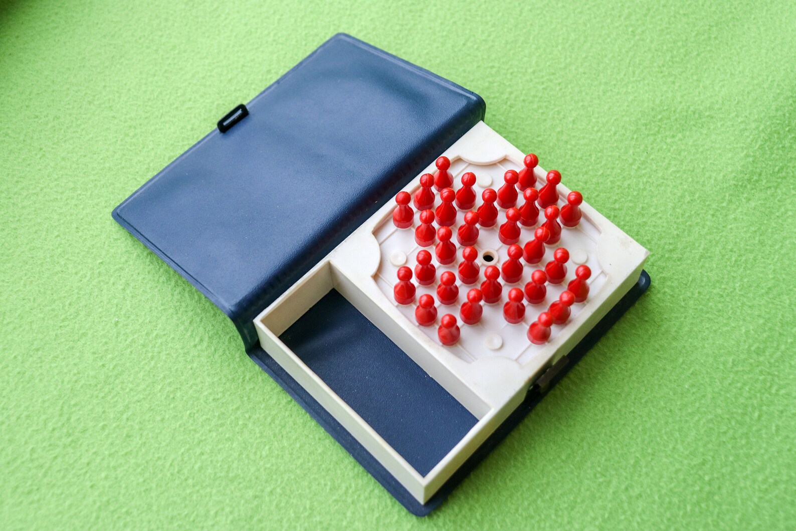 peg solitaire in js peg solitaire in js