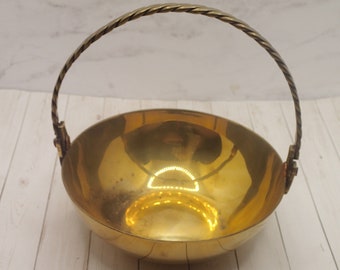 Change Holder Home Decor Brass Bowl with Decorative Handle Trinket Dish