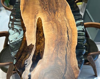 Oval Walnut Dining Table: Ultra Clear Epoxy Resin, Wave Design (94.50"x43.30")