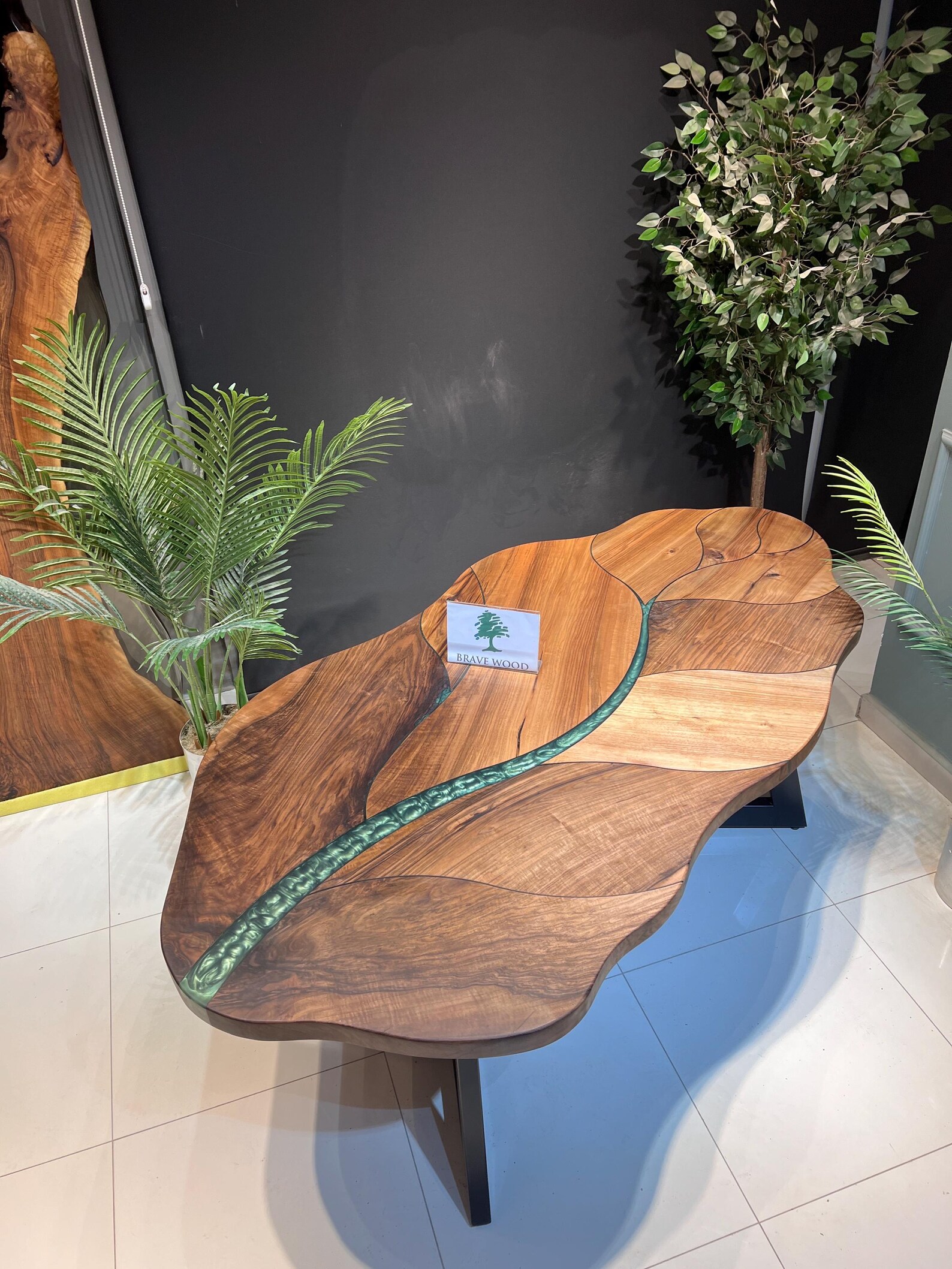 Leaf-shaped Walnut Dining Table: Custom Live Edge Log Table - Etsy