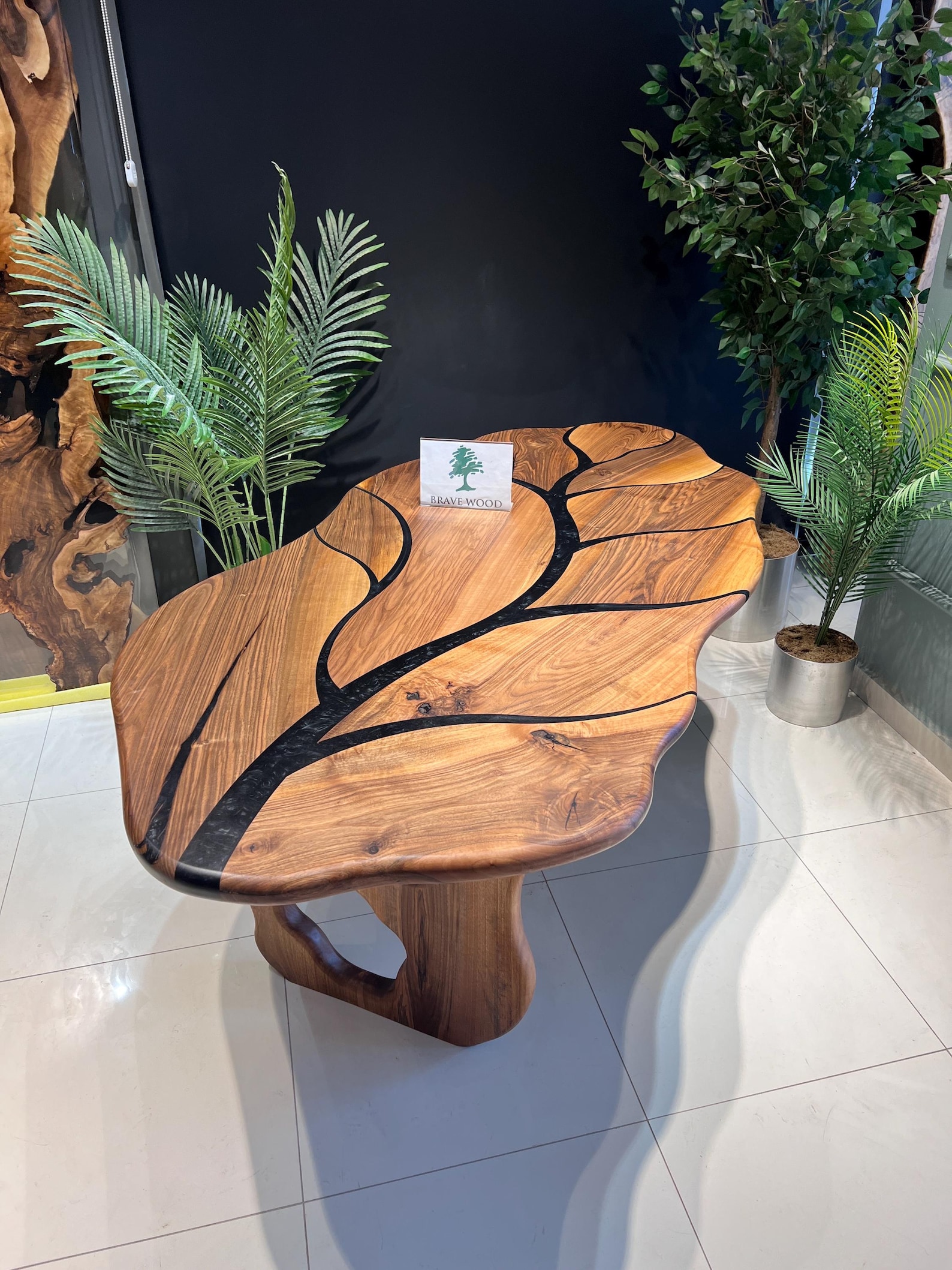Leaf-shaped Walnut Dining Table: Custom Live Edge Log Table 78.7”x39.3 ...