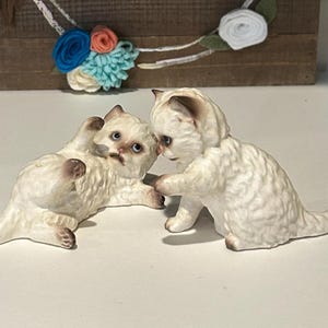 Hagen Renaker Persian Siamese Cat Figurines.