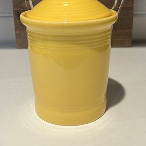 Zitronengras-Fiesta-Kanister von HOMER LAUGHLIN | Gelber Fiesta Ware Lebensmittelkanister | Gelbes Küchendekor | Lagerung von Lebensmitteln