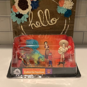 Coco Deluxe Figure Play Set | Collectable Disney Store Coco Deluxe Figure Play Set