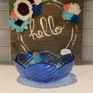 Vintage Flower Cobalt Blue Glass Bowl, Colored Glass Vintage Flower Serving Bowl Table Center Piece Fruit Bowl