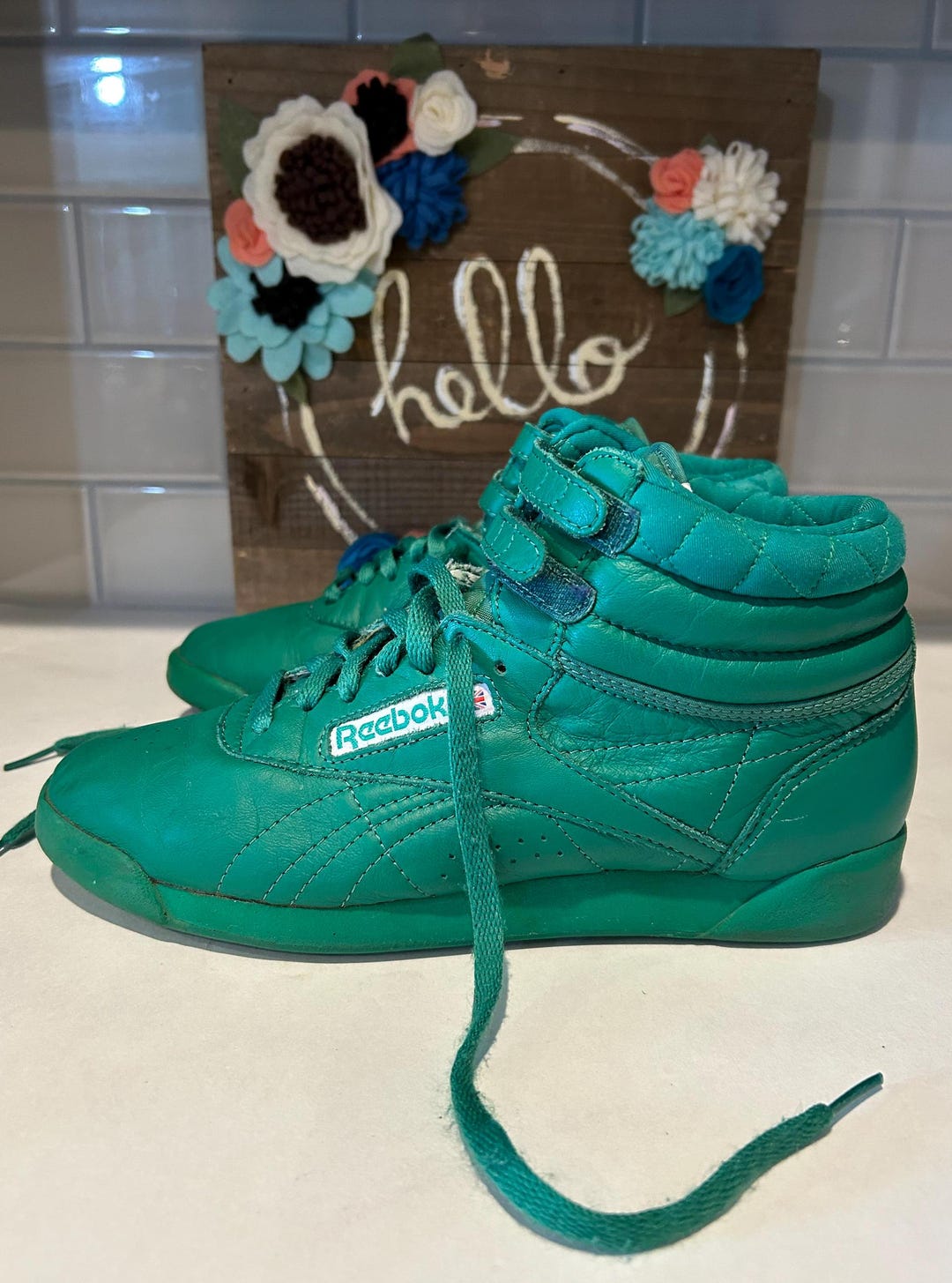 athletic shoes reebok easytone green