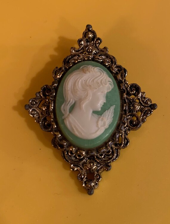 Vintage Cameo Brooch pendant Gerry s Jewelry Company Green Onyx