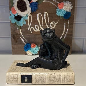 Thomas Blakemore Monkey On A Book Figurine | Monkey Home/ Office Decor