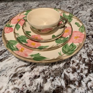 Franciscan Four (4) Piece Place Setting Desert Rose (England Backstamp) by FRANCISCAN