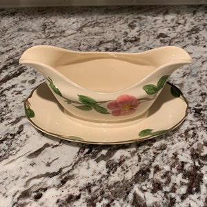 Desert Rose Gravy Boat mit angebrachter Unterplatte (England Rückenstempel) 1960er Jahre 1960er Jahre 1960er Jahre