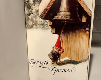 洋書 Secrets of the Gnomes - Rien Poortvliet Secrets of the Gnomes - Poortvliet, Rien, Huygen, Wil