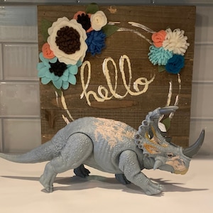 Jurassic World Sound Attack Sinoceratops Dinosaur Action  Figure | Collectable Dinosaur