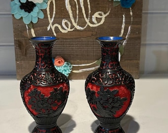 黒赤彫刻花瓶 ヴィンテージ中国製辰砂花瓶：彫刻入り赤漆塗り東洋装飾、アンティーク
