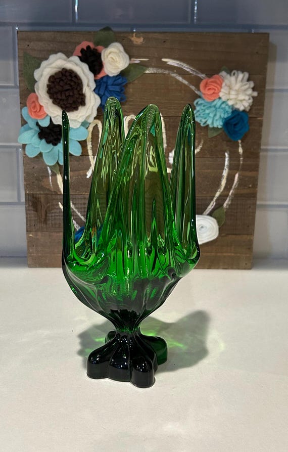 Vintage Viking Green Handkerchief Glass Vase: 4-toed Pedestal - Etsy