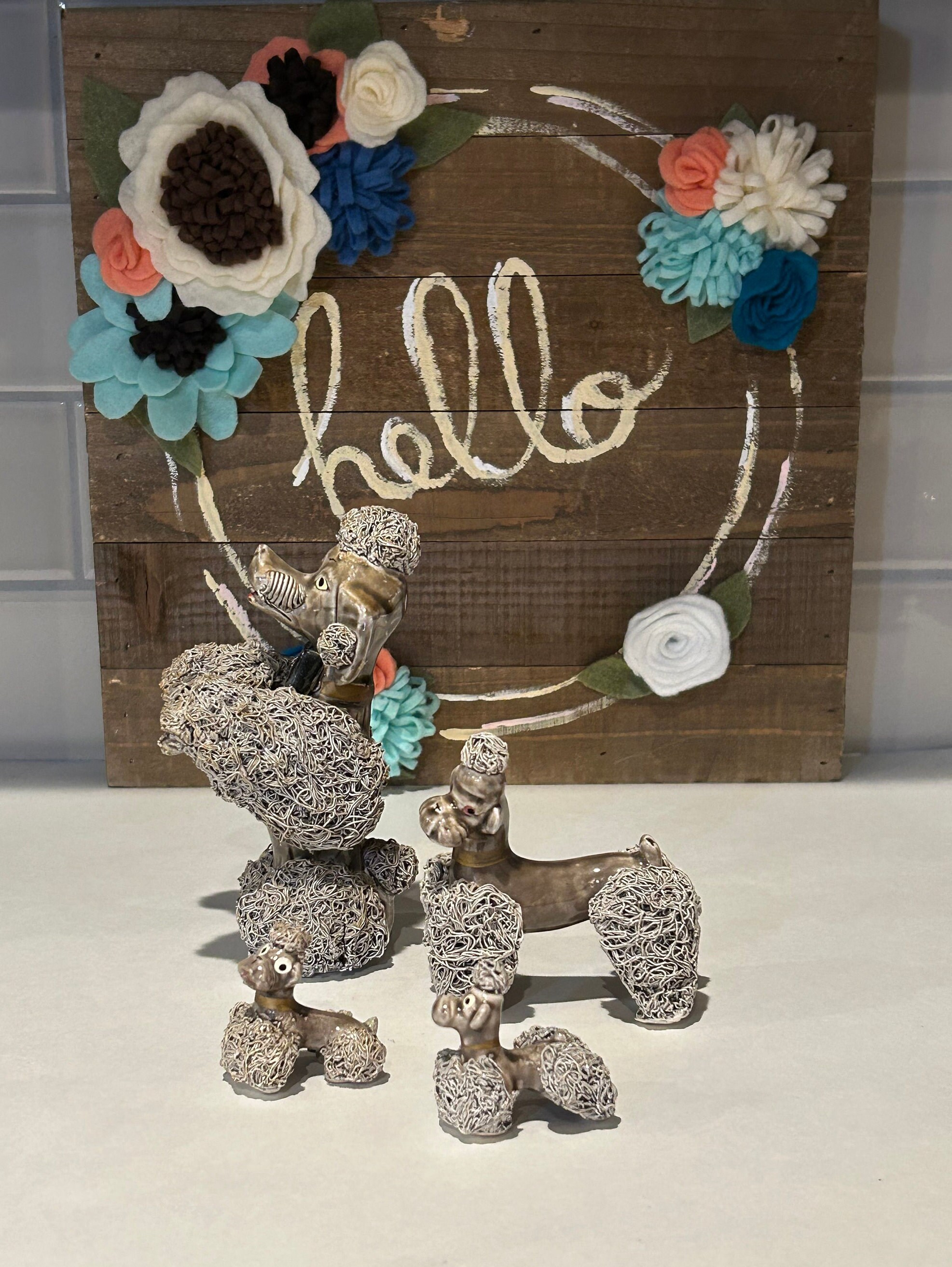 ヴィンテージグレースパゲッティプードルファミリーフィギュア