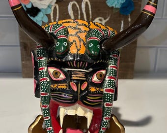中サイズ メキシコ装飾 先住民族 ディアブロ 悪魔 手彫り 木製 壁掛け