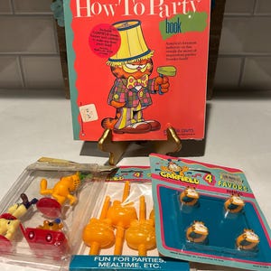 Garfield Party Supplies | Garfield Party Book, Face Straws, Rings and Garfield and Odie Birthday Candles | Vintage Garfield Birthday Party