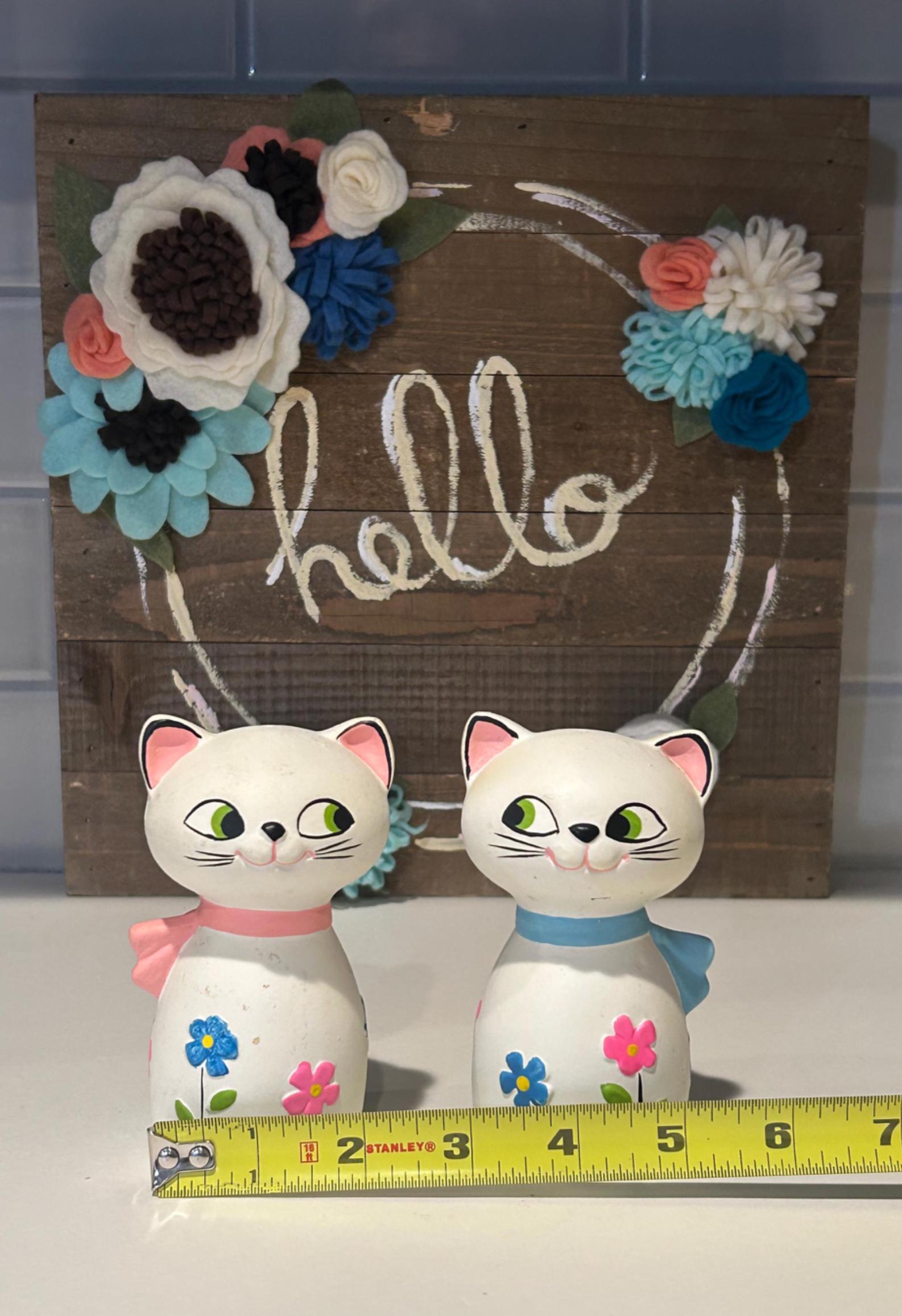 Rare Holt Howard Cozy Kittens With Pink & Blue Flowers Shaker Set