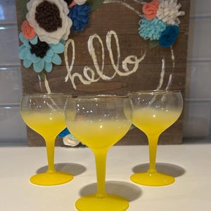 Blendo Creamy Yellow Champagne/ Wine Glasses | Blendo Glassware | Blendo Stemware