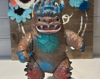 Bulmaq gigantisch Miklas-speelgoedbeeldje gemaakt in Japan