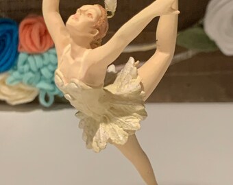 Vintage Ballerina Christmas Ornament: Elegant Ivory or Pink