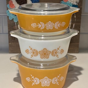 Butterfly Gold Pyrex Casserole Dish Set - Vintage 473 474 475