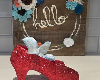 Wizard of Oz Ruby Slipper | Red Sparkly Shoe Fossil Watch  display picture 3