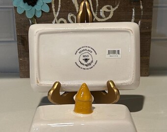 ノーム型セラミックバターディッシュ - Heartland Hive Kitchen Decor