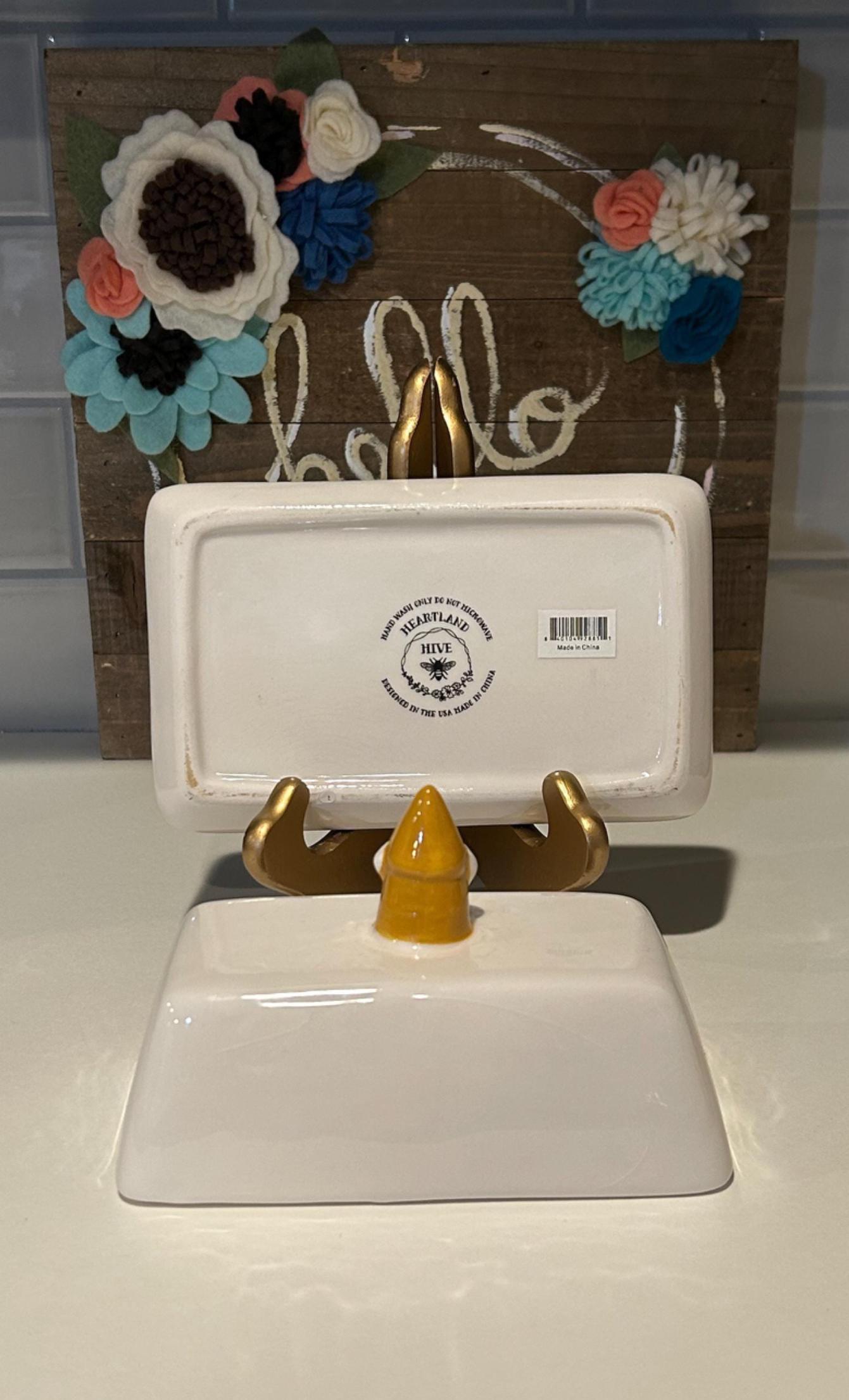 ノーム型セラミックバターディッシュ - Heartland Hive Kitchen Decor