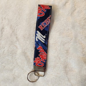  Desert Cactus University of Mississippi Ole Miss Keychain Car  Keys Holder (PVC A) : Sports & Outdoors