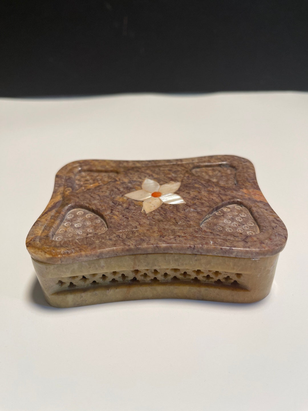 Vintage Soapstone Trinket Box Flower Mother of Pearl Inlay India
