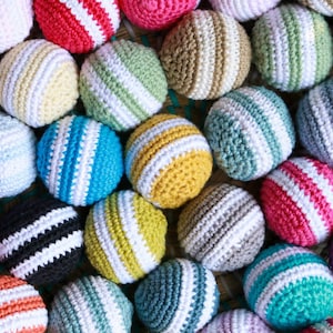 Balle - Jouet crocheté d&#39;herbe à chat et de vigne argentée