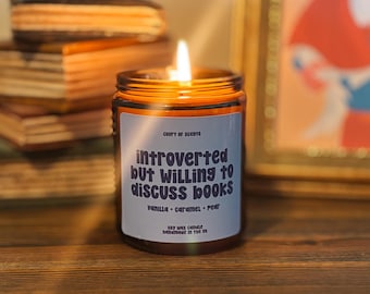 Introverti mais disposé à discuter des livres : bougie parfumée à la vanille et au caramel, bougie livresque